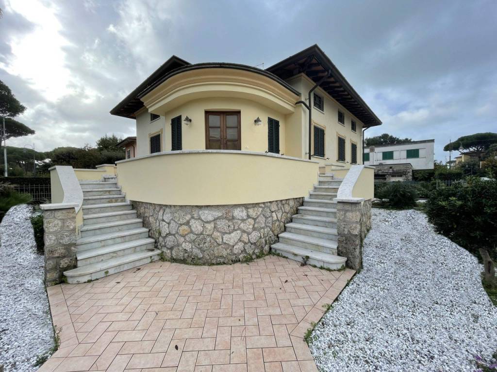 Villa a Pietrasanta in Via candia - Foto 2
