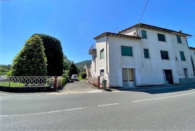 Villetta a schiera a Lucca in Via Statale , 12 - Foto 2