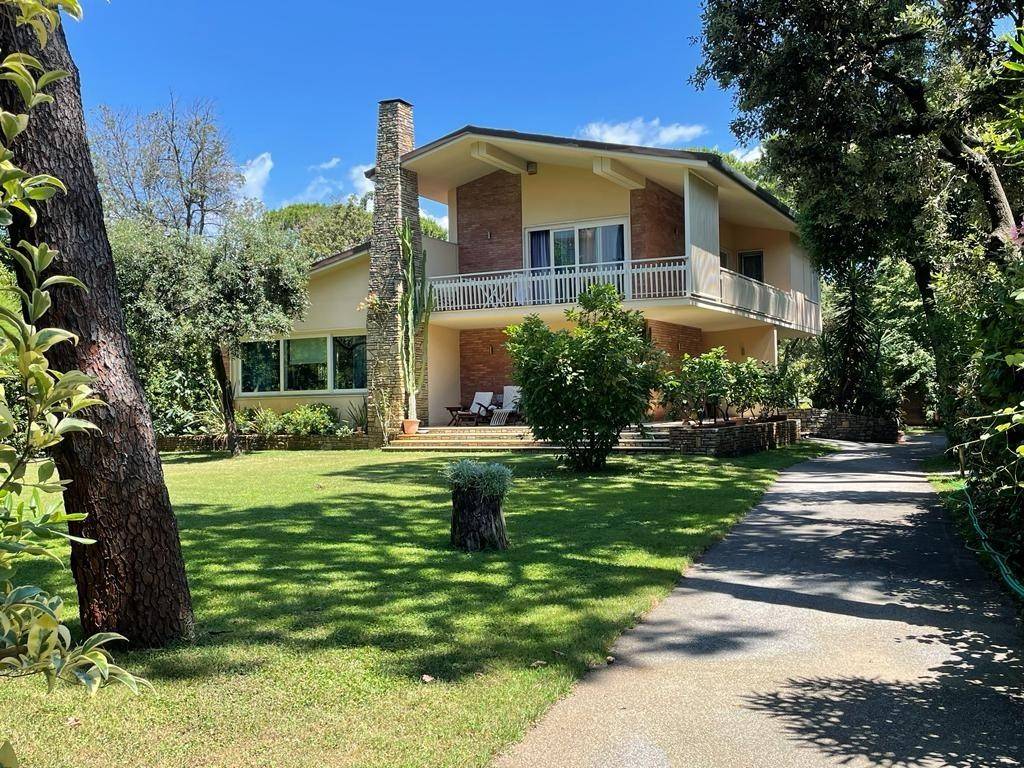 Villa a Pietrasanta in Via colombo, 24 - Foto 2