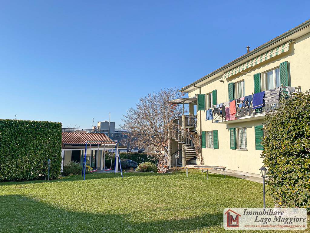 Villa a Brebbia in Via Camillo Benso di Cavour - Foto 2