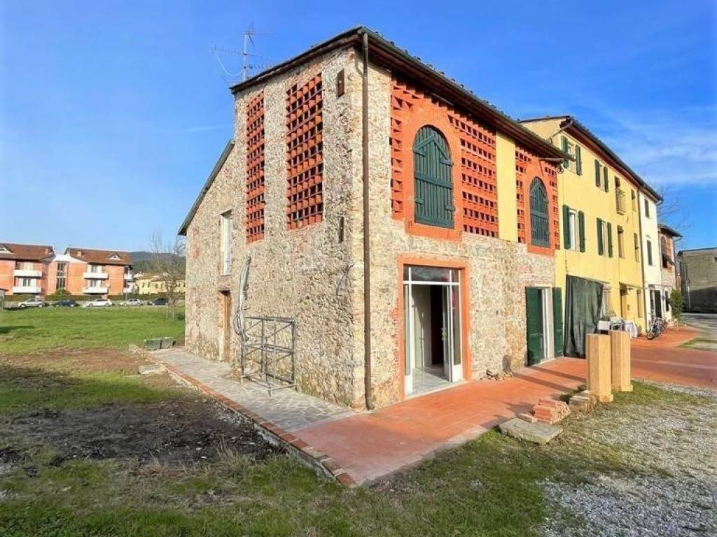 Rustico / casale a Lucca in Via delle Gavine, , 181 - Foto 2