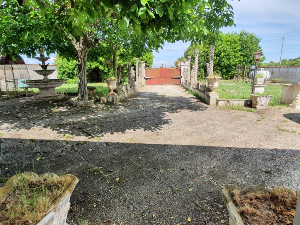 Villa a Aprilia in Via dei Rutuli - Foto 3
