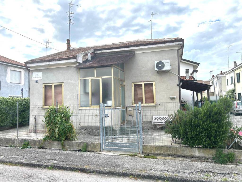 Casa indipendente a Ferrara in Via Della Margherita - Foto 2