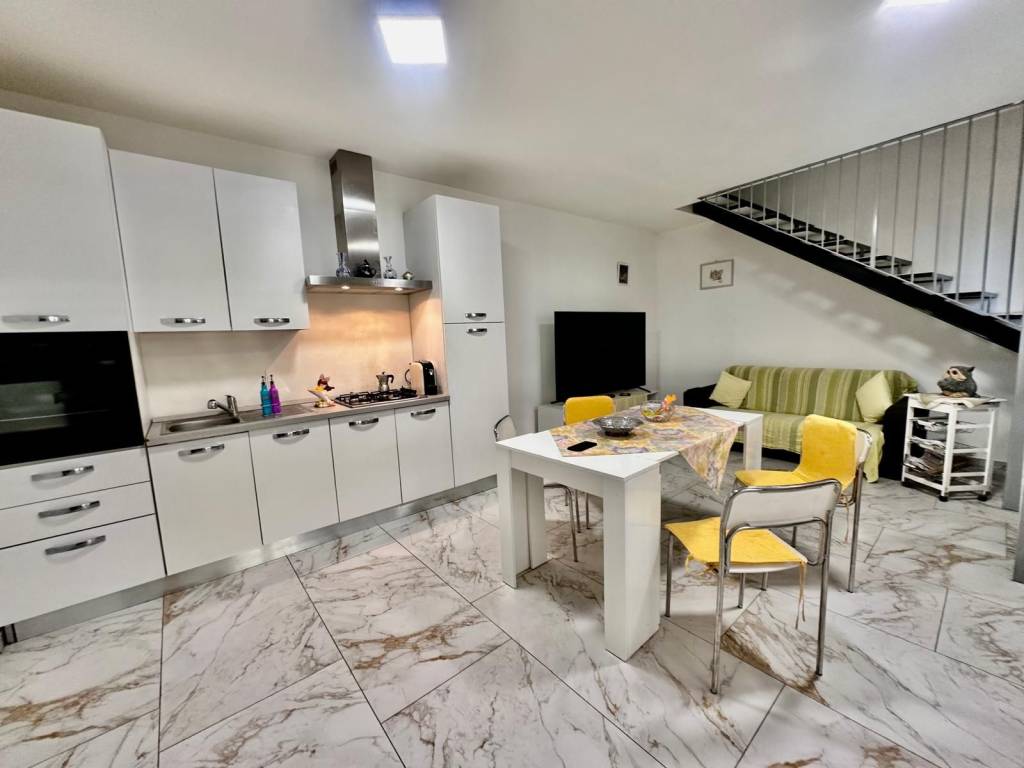 Appartamento a Venegono superiore in Via Nazario Sauro - Foto 2