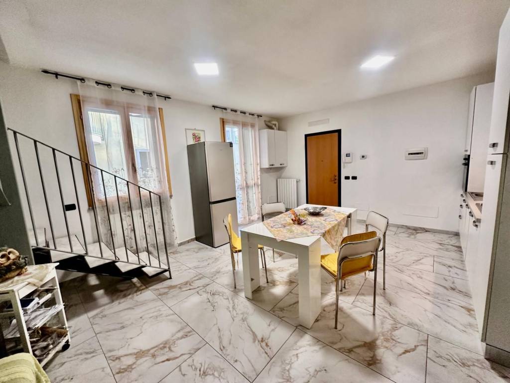 Appartamento a Venegono superiore in Via Nazario Sauro - Foto 3