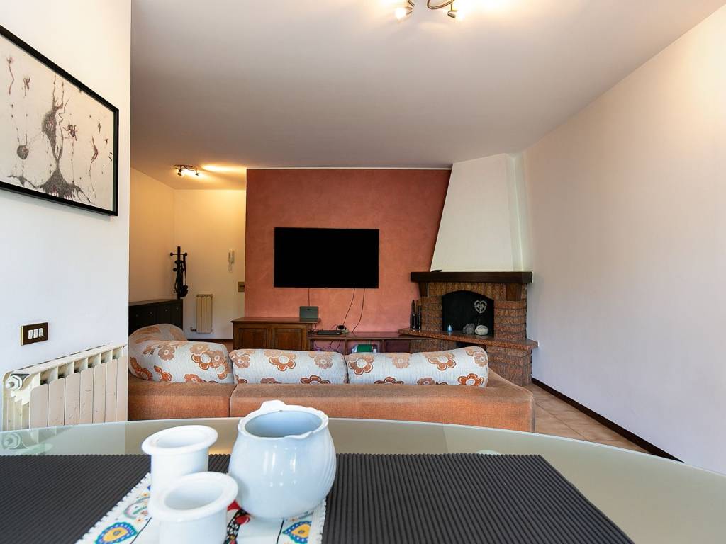 Appartamento a Saronno in Via L. V. dell'Orto, 1 - Foto 2