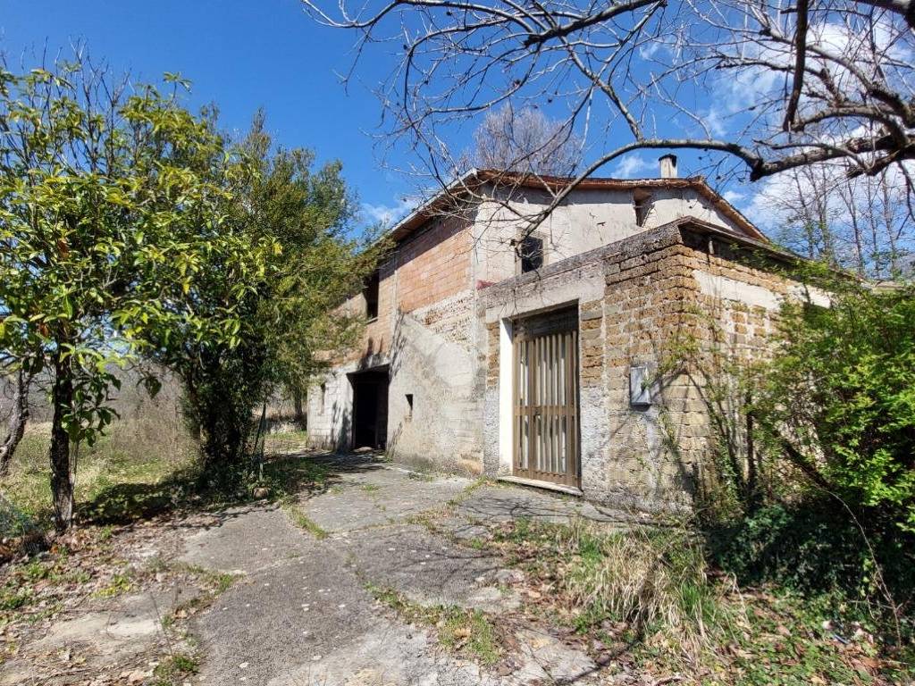Rustico / casale a Vico nel lazio in Via S. Barbara - Foto 3