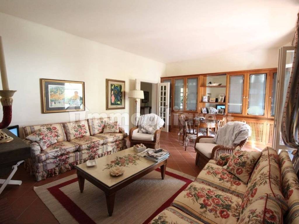 Villa a Forte dei marmi in Via Sant'Ermete - Foto 2