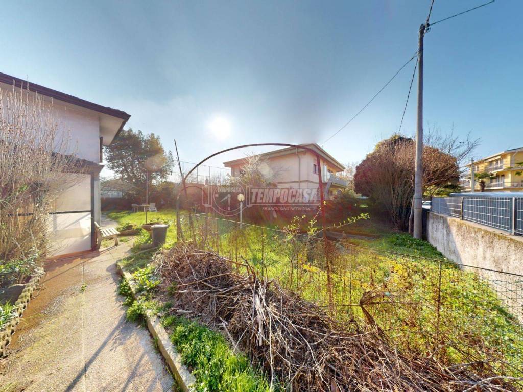 Villa a Abano terme in Via Don Angelo Loser, 10 - Foto 2