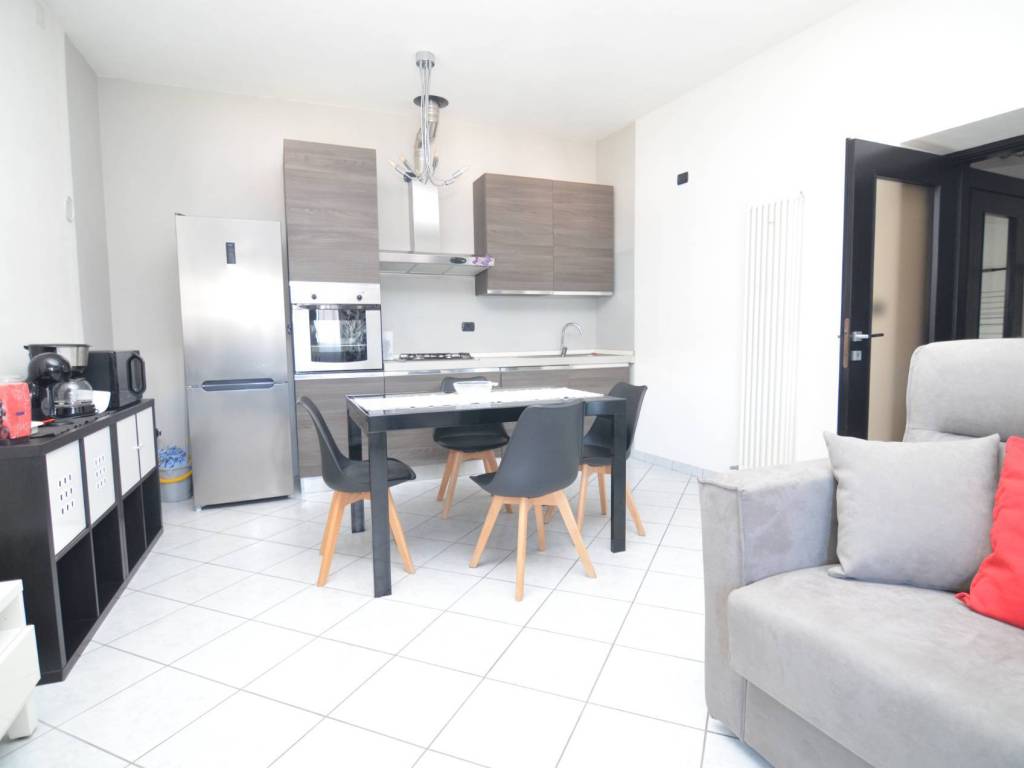 Casa indipendente a Colico in VIA PERLINO, 19 - Foto 4