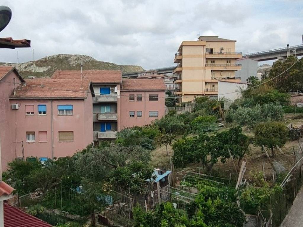 Casa indipendente a Bova marina in Via Monte Santo - Foto 2