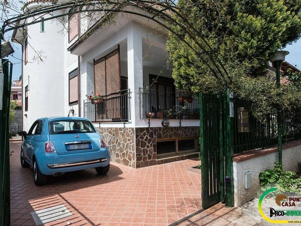 Villa a Palermo in Via Flora - Foto 4