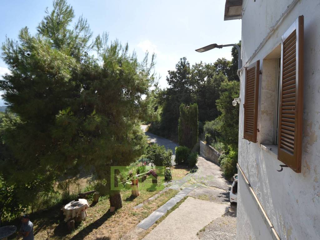 Rustico / casale a Ascoli piceno in Frazione Trivigliano - Foto 2