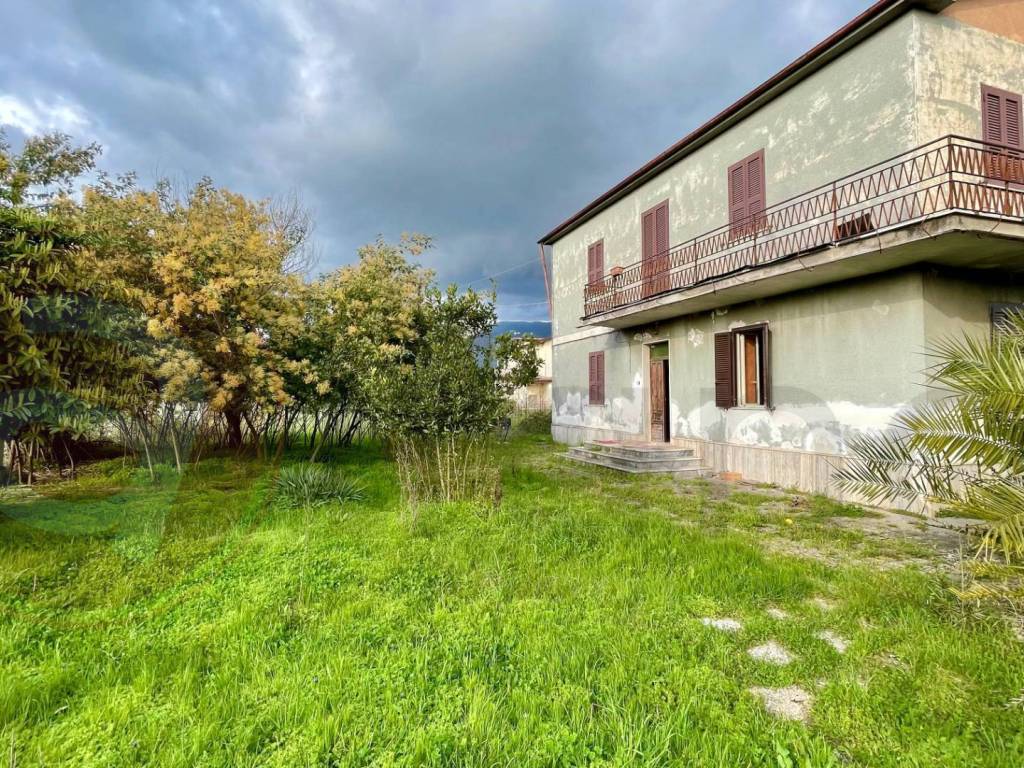 Casa indipendente a Roccasecca in Via Campo del medico, 17 - Foto 2