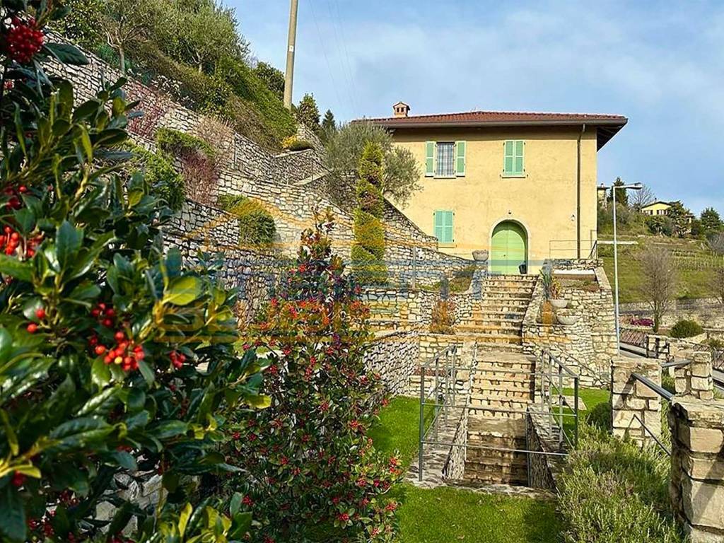 Villa a Montevecchia in Via Belvedere, 37 - Foto 3