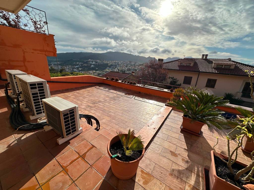 Villa a Nuoro in Via Giuseppe Verdi - Foto 3