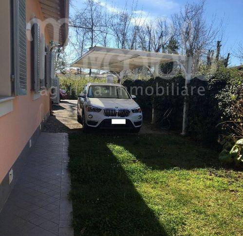 Villa a Forte dei marmi in Via Volta - Foto 2