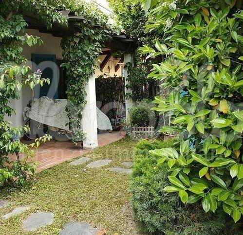Villa a Forte dei marmi in Via Trento - Foto 3