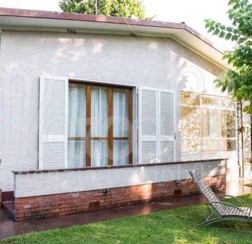 Villa a Forte dei marmi in Via F. Carrara - Foto 3