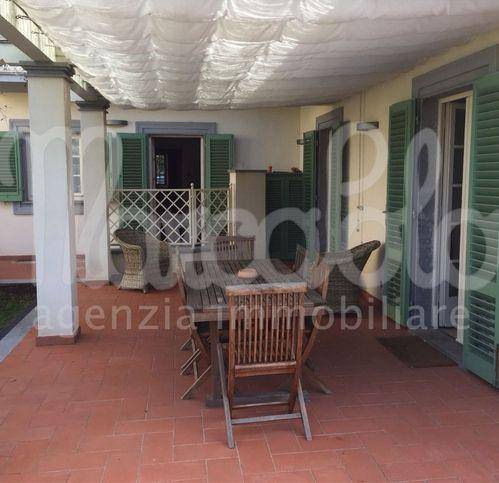 Villa a Forte dei marmi in Via Catalani - Foto 4