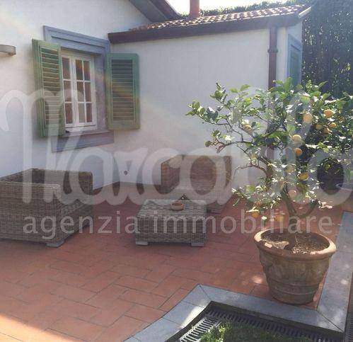 Villa a Forte dei marmi in Via Catalani - Foto 5