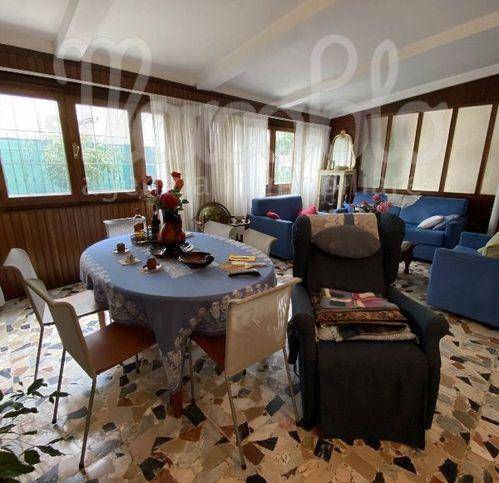 Villa a Forte dei marmi in Via Toscanini - Foto 2