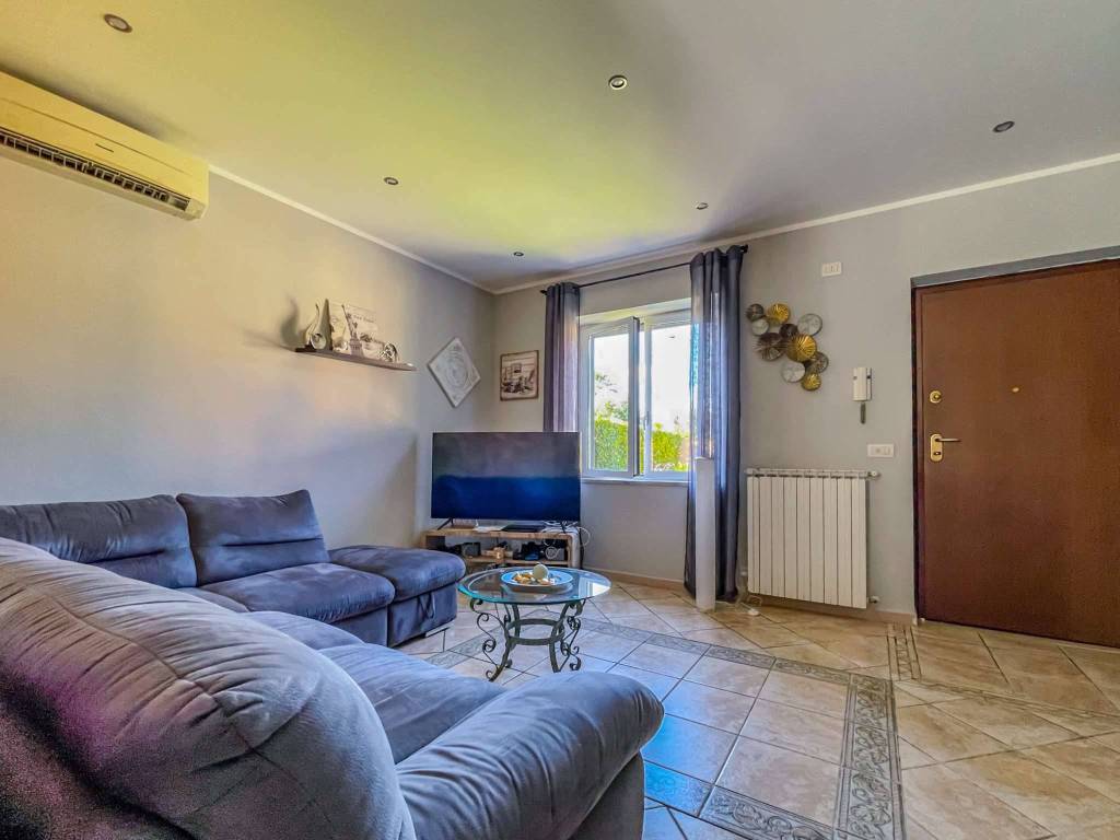 Villa a Aprilia in via Lampione - Foto 3