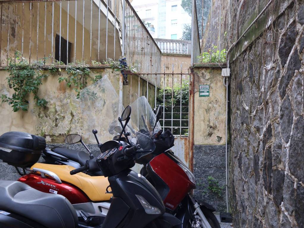 Appartamento a Napoli in Via Girolamo Santacroce, 32 - Foto 2