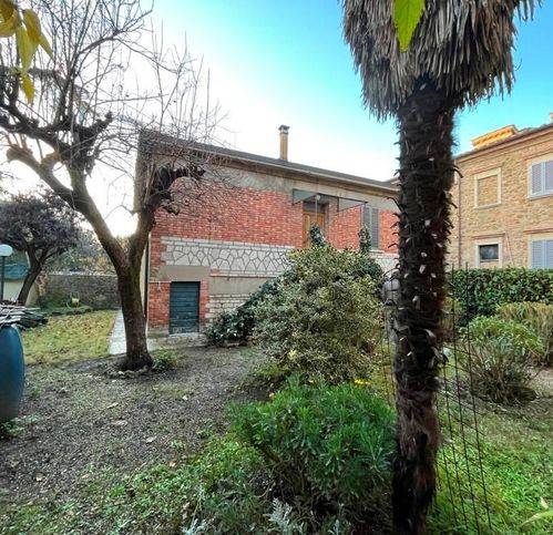 Villa a Sinalunga in Via Vittorio Emanuele - Foto 3