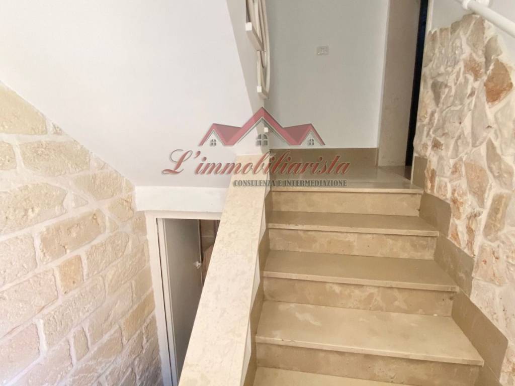 Appartamento a Turi in Via Regina Elena - Foto 3