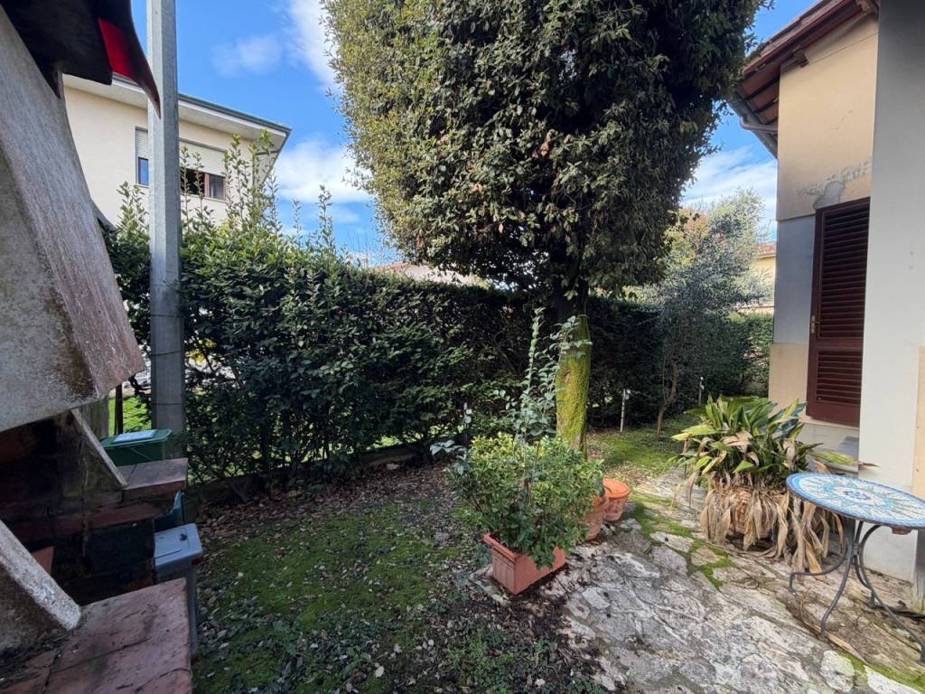 Villa a Lucca in Via della Chiesa di Sant'Angelo - Foto 5