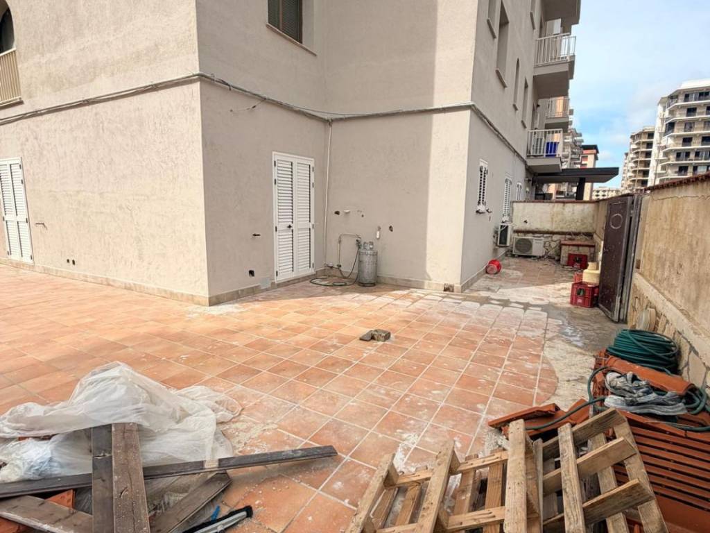 Appartamento a Castel volturno in Viale Valentina - Foto 2
