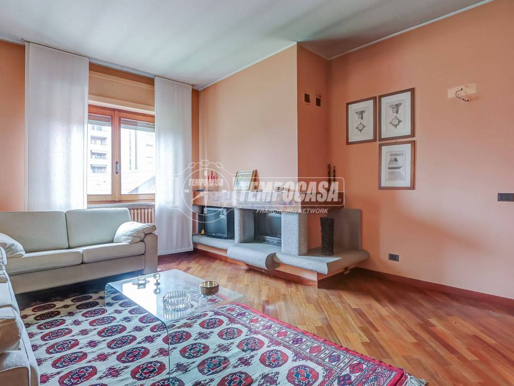 Villa a Borgomanero in Via Matteotti - Foto 4