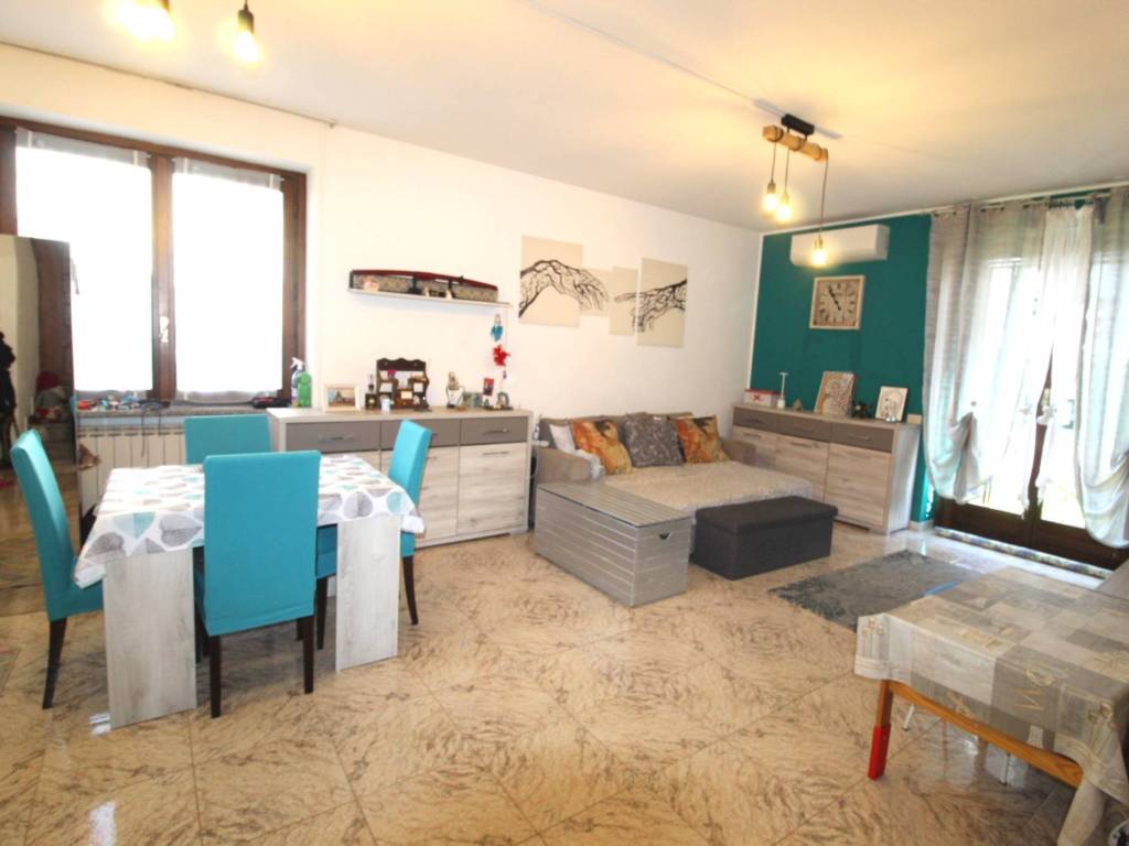 Villa a Gorla maggiore in Via Roma, 11 - Foto 2