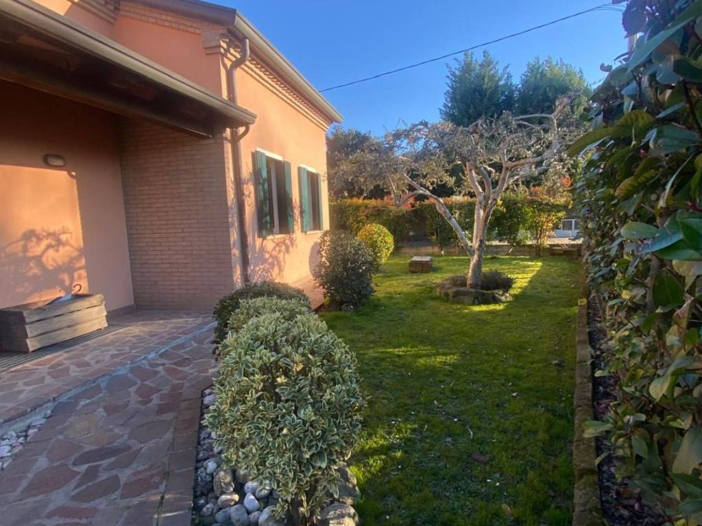 Villa a Montegrotto terme in Via Fabio Filzi - Foto 3