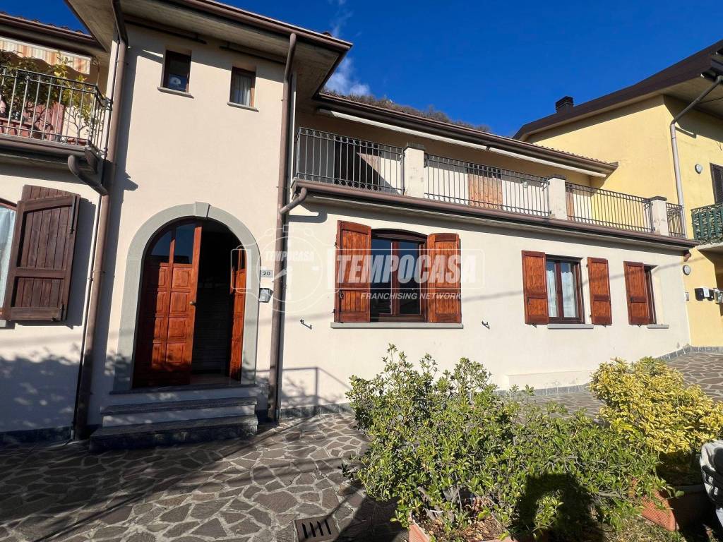 Appartamento a Sarnico in Via Cerro 20 - Foto 3