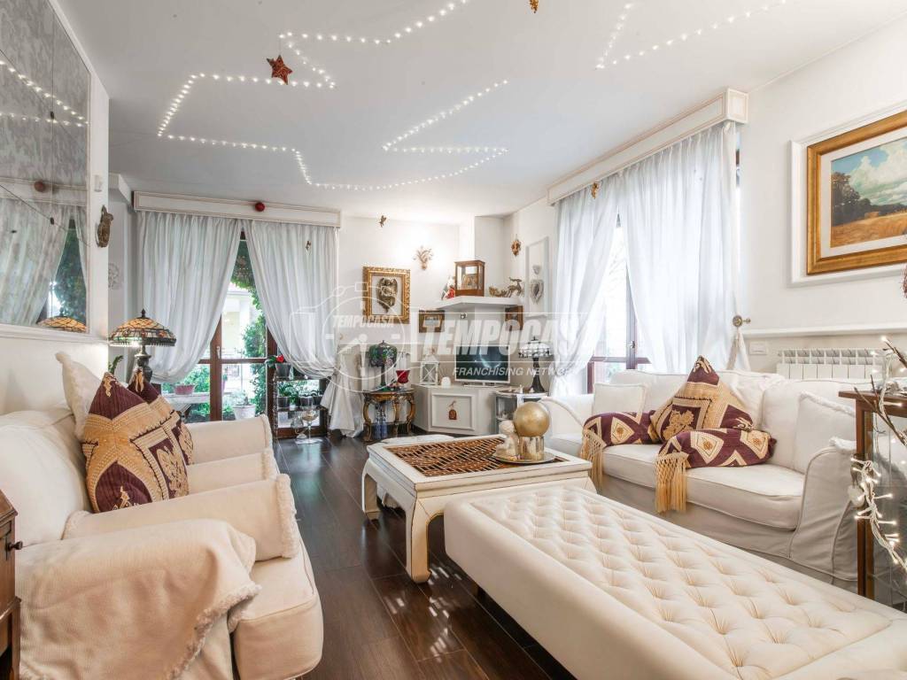 Villa a Gorla maggiore in Via Carso 15 - Foto 2