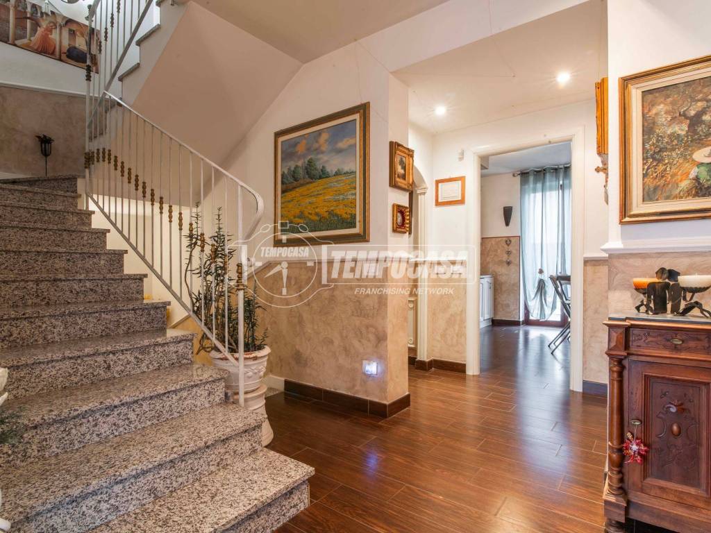 Villa a Gorla maggiore in Via Carso 15 - Foto 3