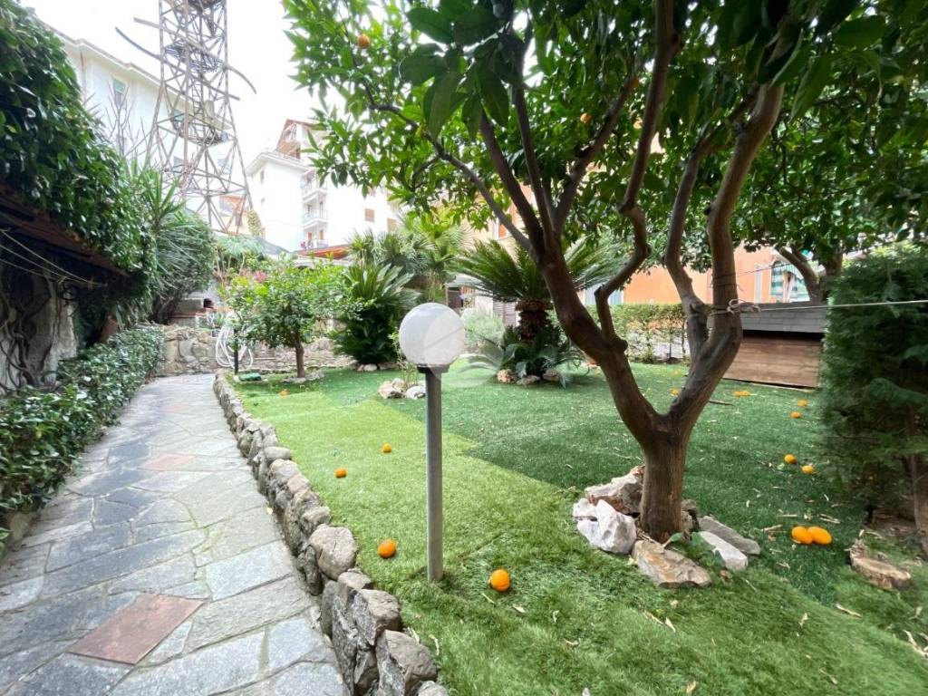 Appartamento a Sanremo in Via pietro agosti, 137 - Foto 2