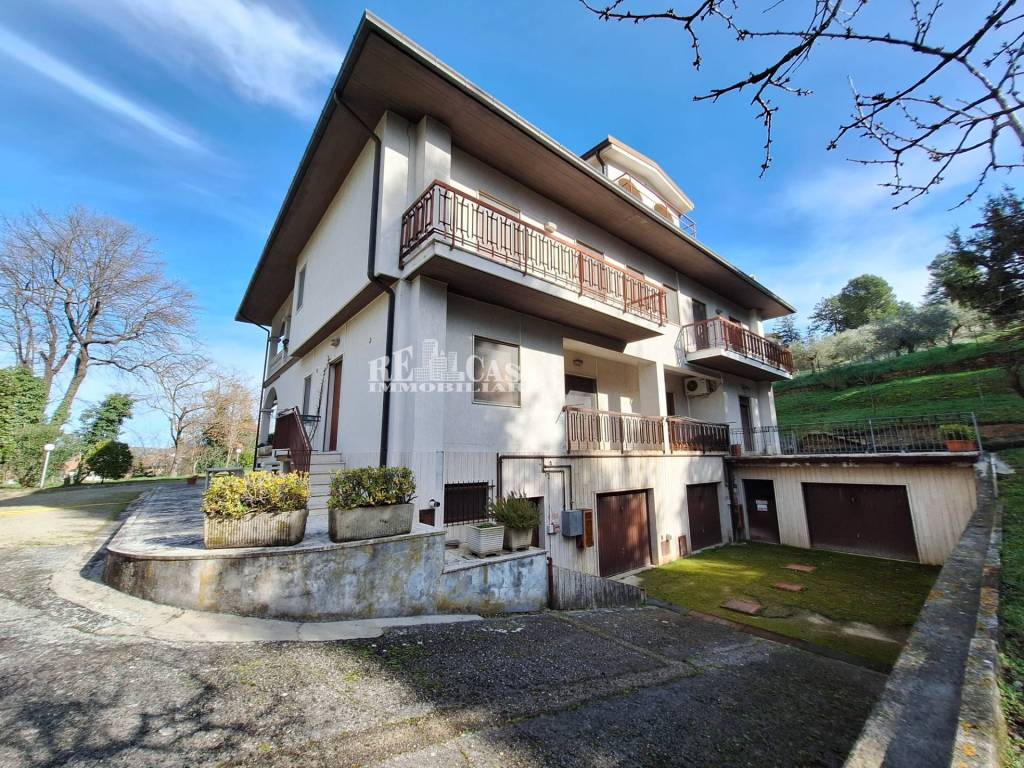 Villa a Folignano in via imperia, 13 - Foto 4