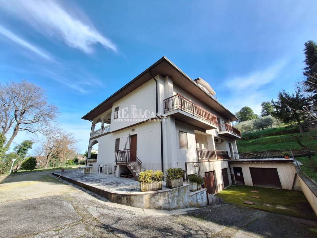 Villa a Folignano in via imperia, 13 - Foto 5