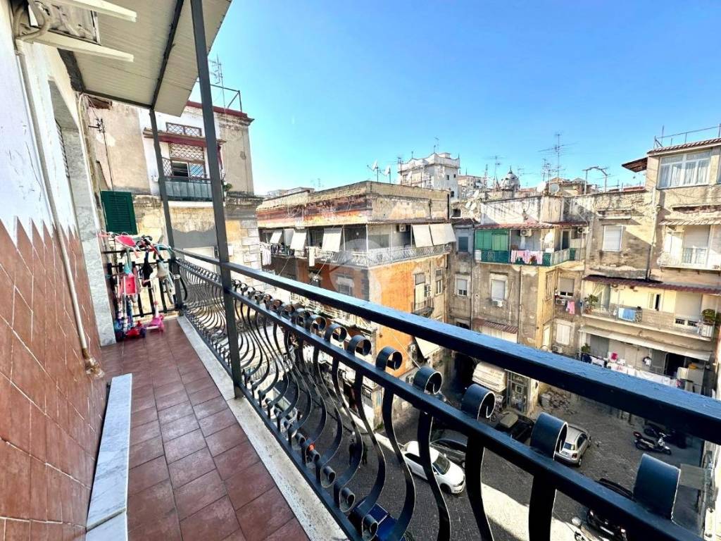 Appartamento a Napoli in P.zt Salvatore Trinchese, 8 - Foto 3
