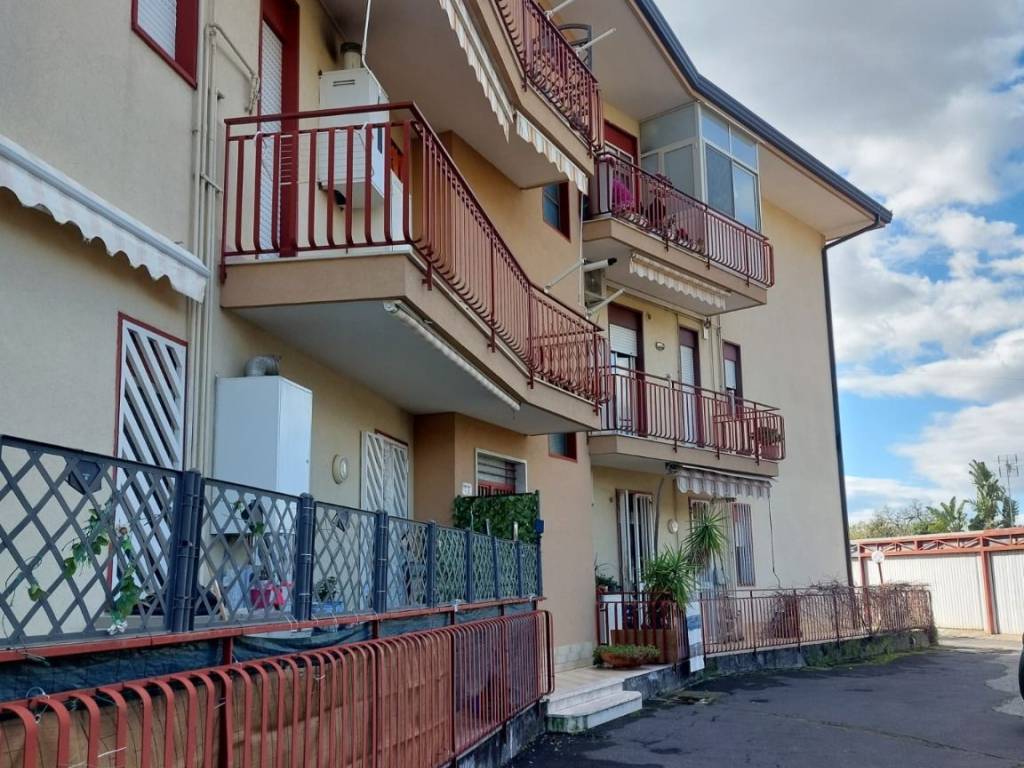 Appartamento a San giovanni la punta in Via Santissimo Crocifisso - Foto 4