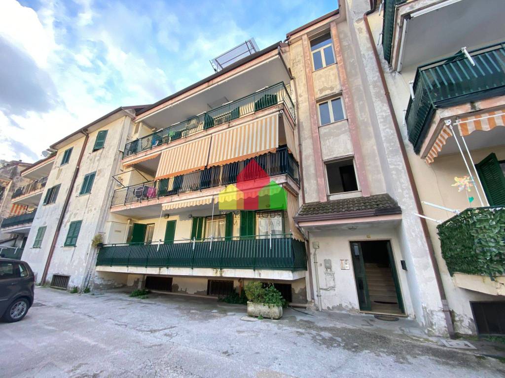 Palazzo / stabile a Giugliano in campania in Via Spazzilli - Foto 2