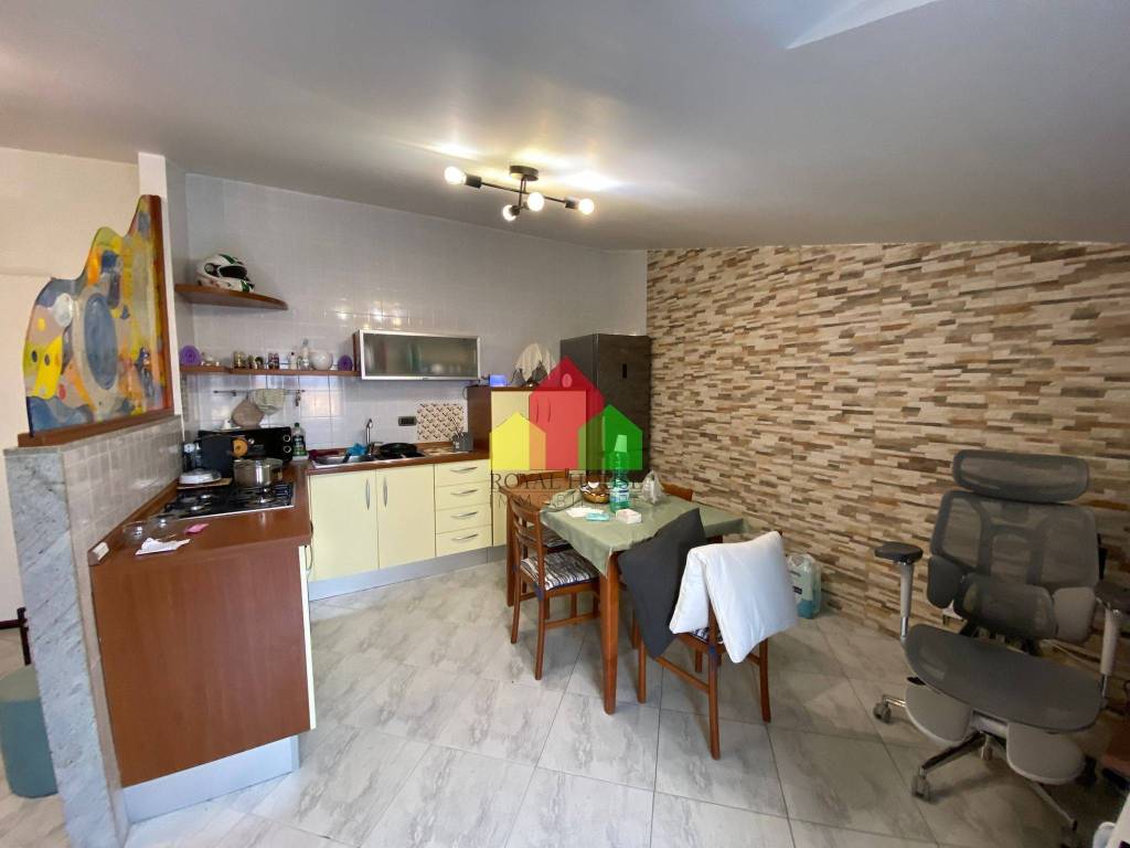 Palazzo / stabile a Giugliano in campania in Via Spazzilli - Foto 3