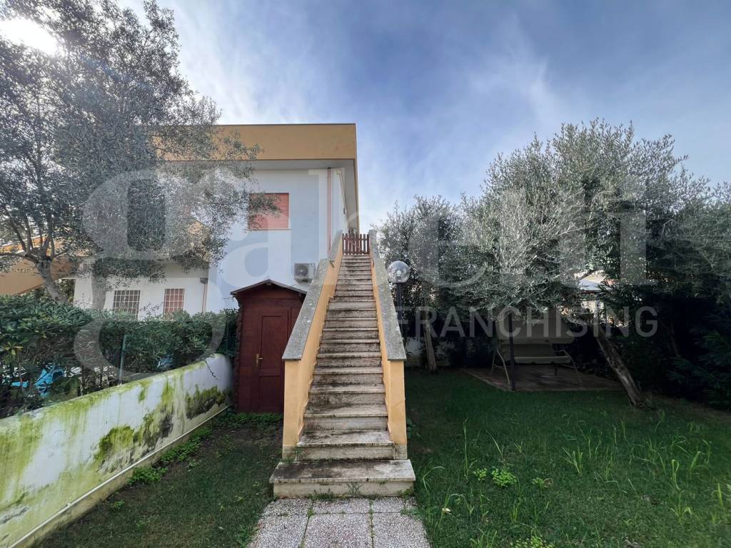 Appartamento a Ardea in Via Nestore, 42 - Foto 2