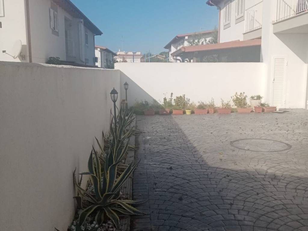 Villa a Anzio in Stradone Sant'Anastasio - Foto 2