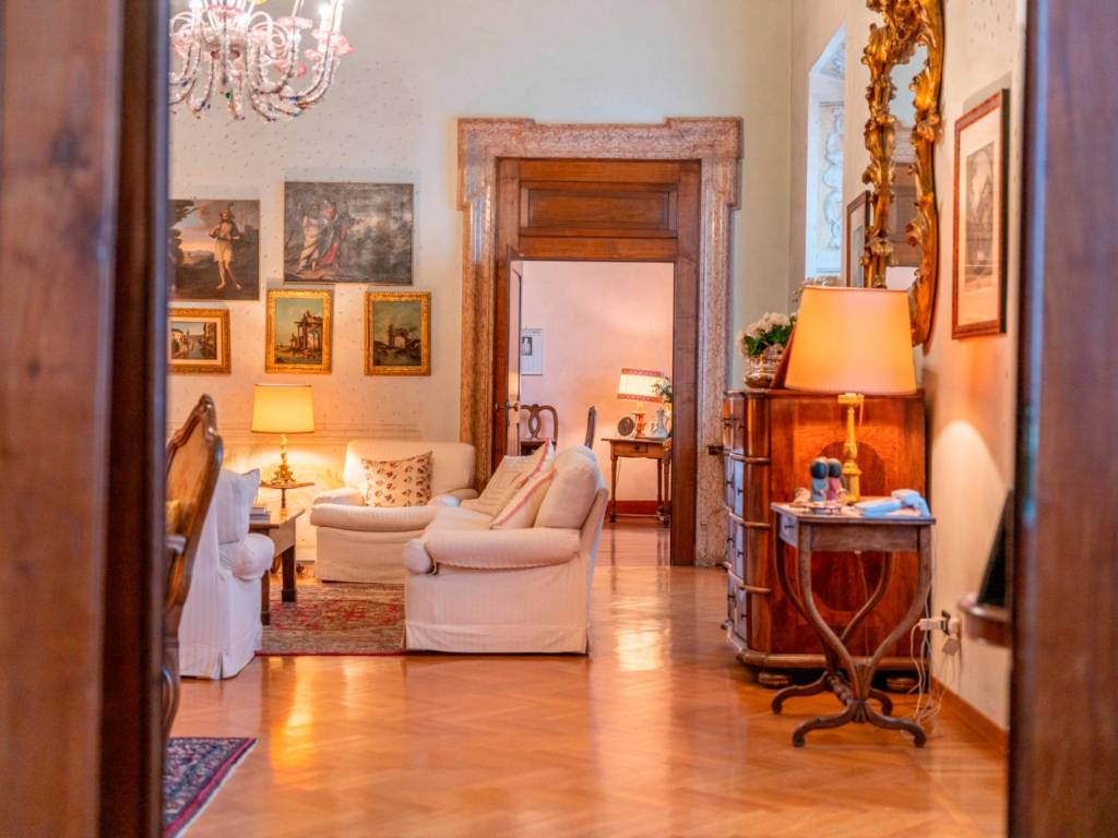 Appartamento a Verona in Piazzetta Ottolini, 9 - Foto 2