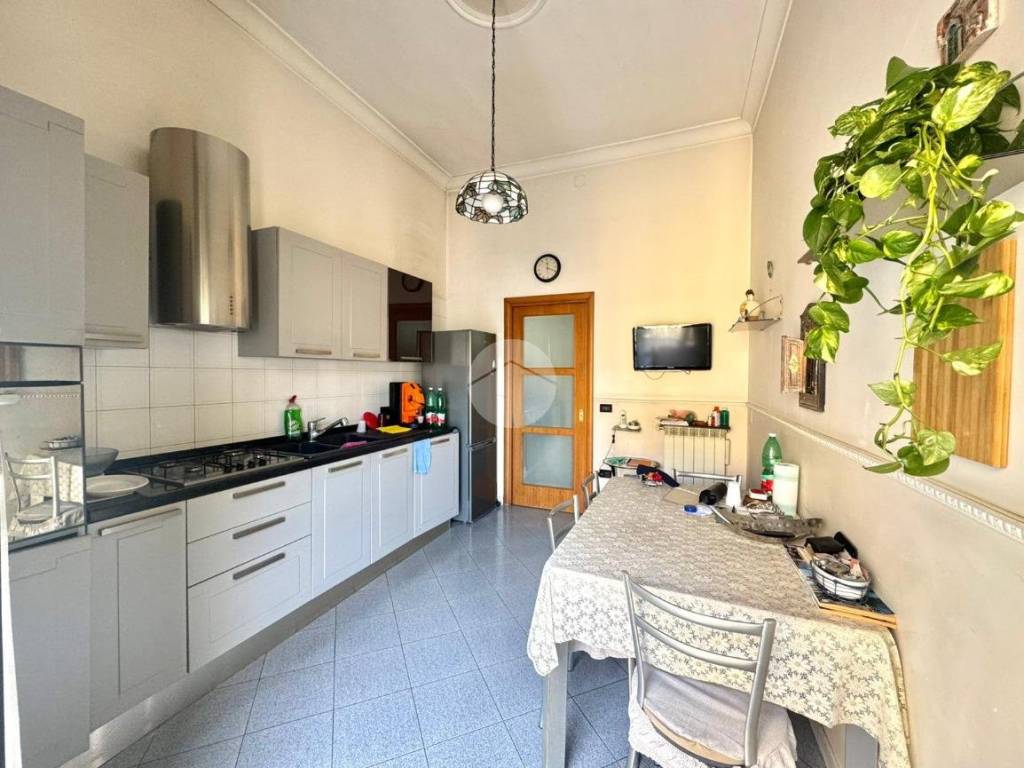 Appartamento a Napoli in Via Benedetto de Falco - Foto 4