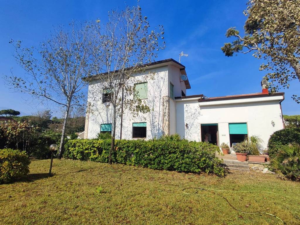 Villa a Minturno in Via Cristoforo Colombo, 143 - Foto 3